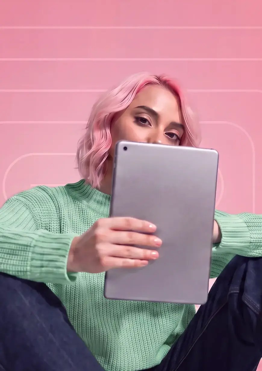Young-woman-pink-hair